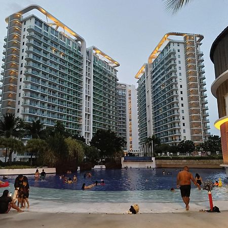 Manila Urban Resort At Azure ภายนอก รูปภาพ