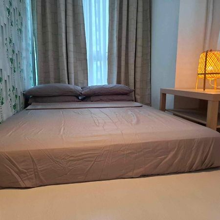 Manila Urban Resort At Azure ภายนอก รูปภาพ