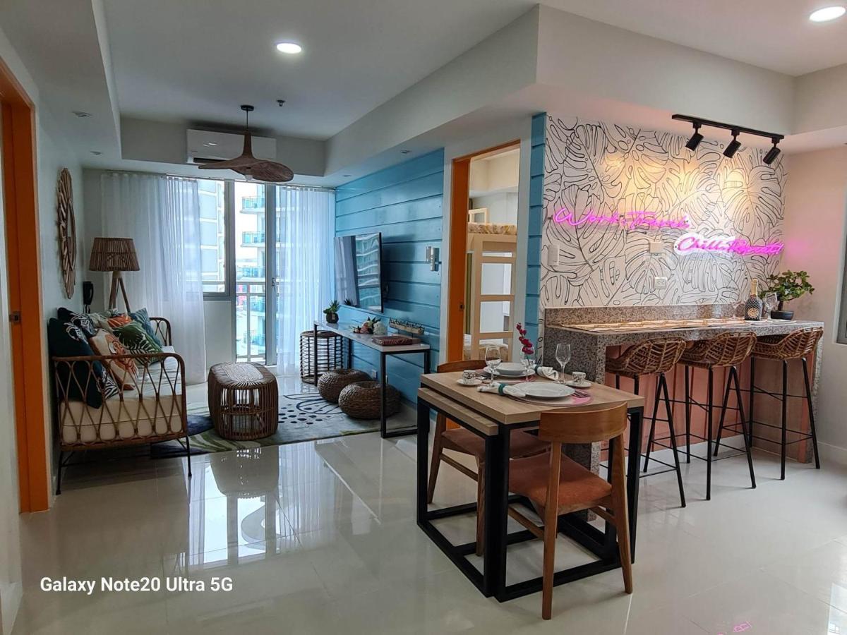 Manila Urban Resort At Azure ภายนอก รูปภาพ