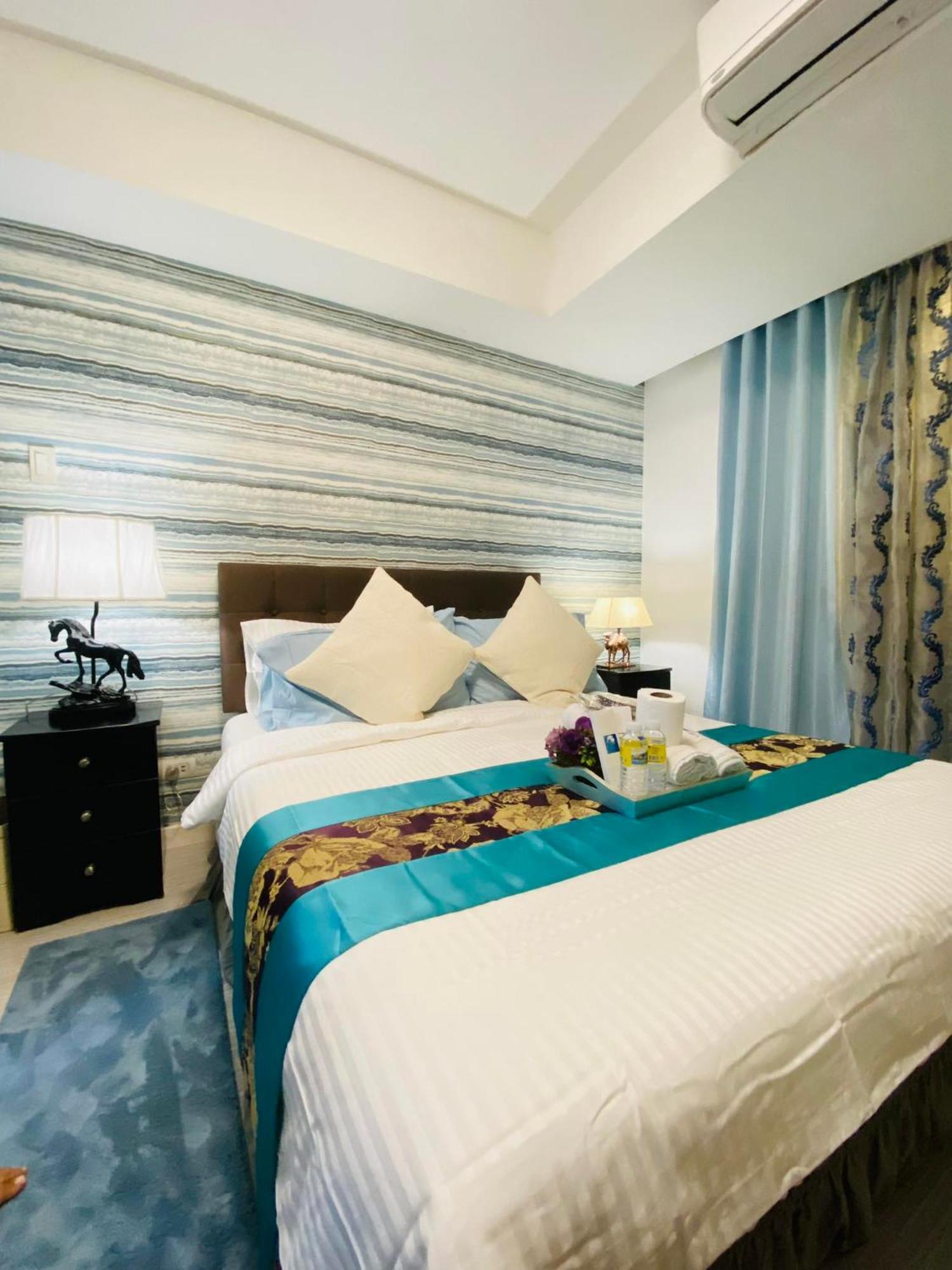 Manila Urban Resort At Azure ภายนอก รูปภาพ