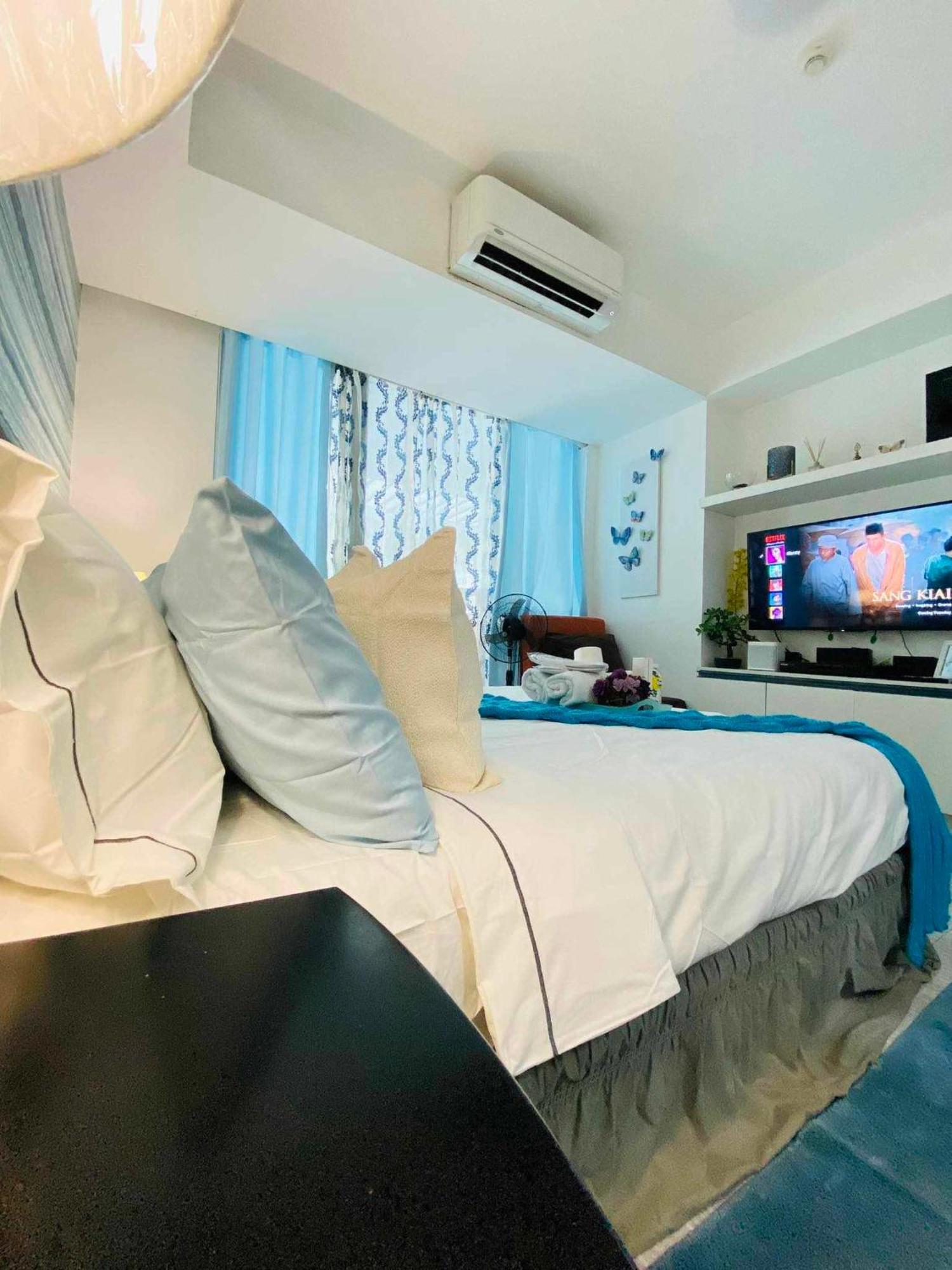 Manila Urban Resort At Azure ภายนอก รูปภาพ