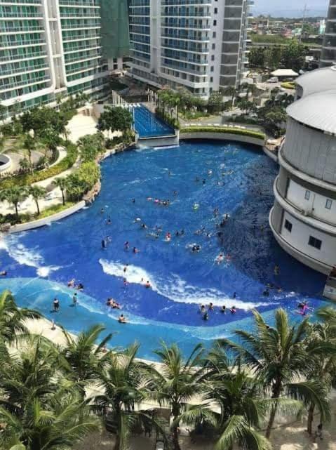 Manila Urban Resort At Azure ภายนอก รูปภาพ