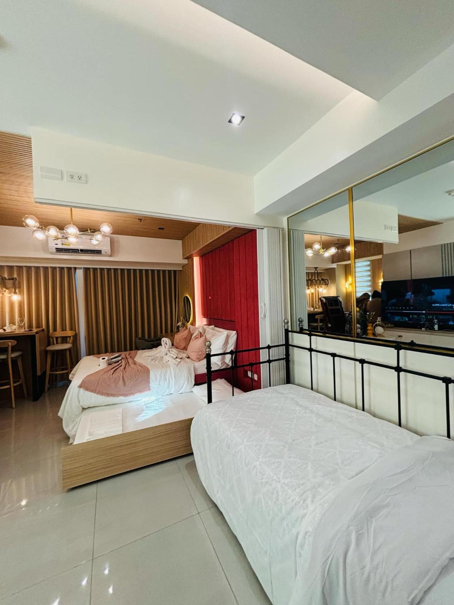 Manila Urban Resort At Azure ภายนอก รูปภาพ