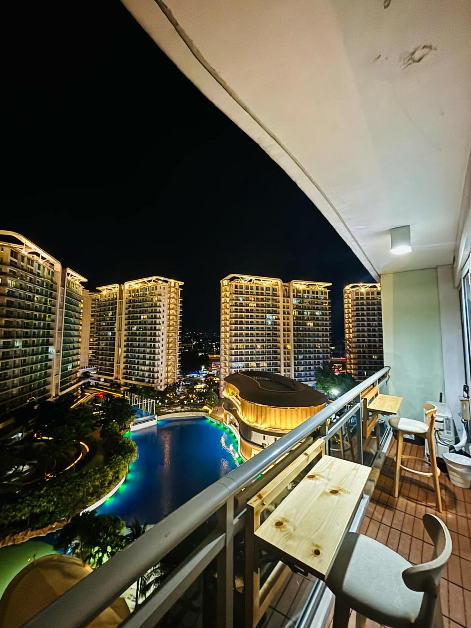 Manila Urban Resort At Azure ภายนอก รูปภาพ