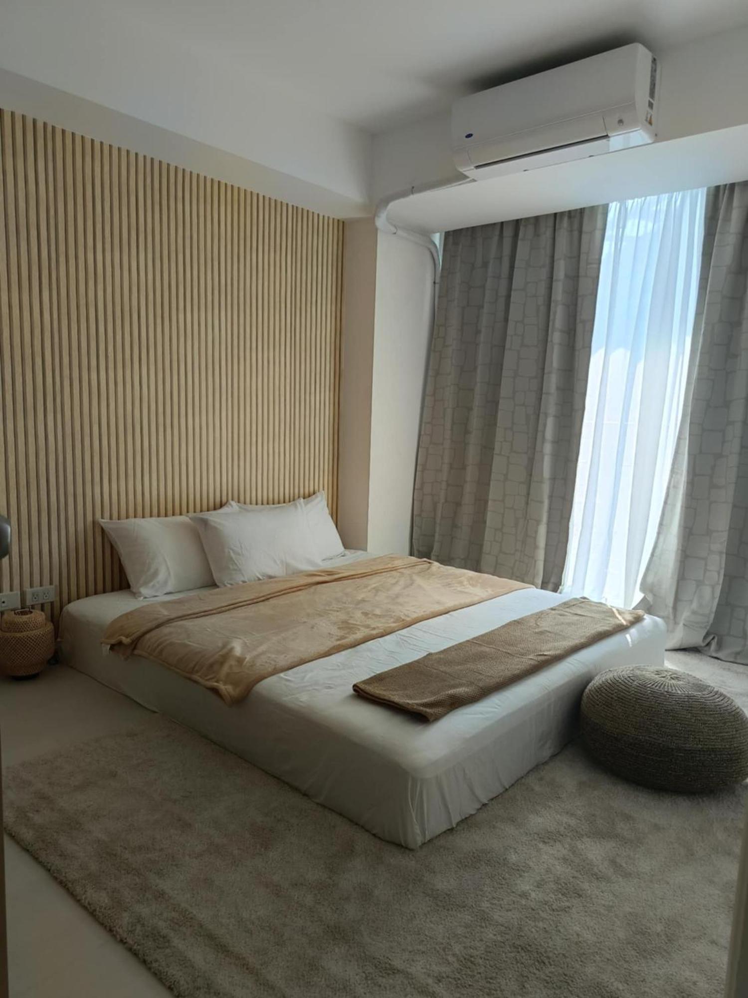 Manila Urban Resort At Azure ภายนอก รูปภาพ