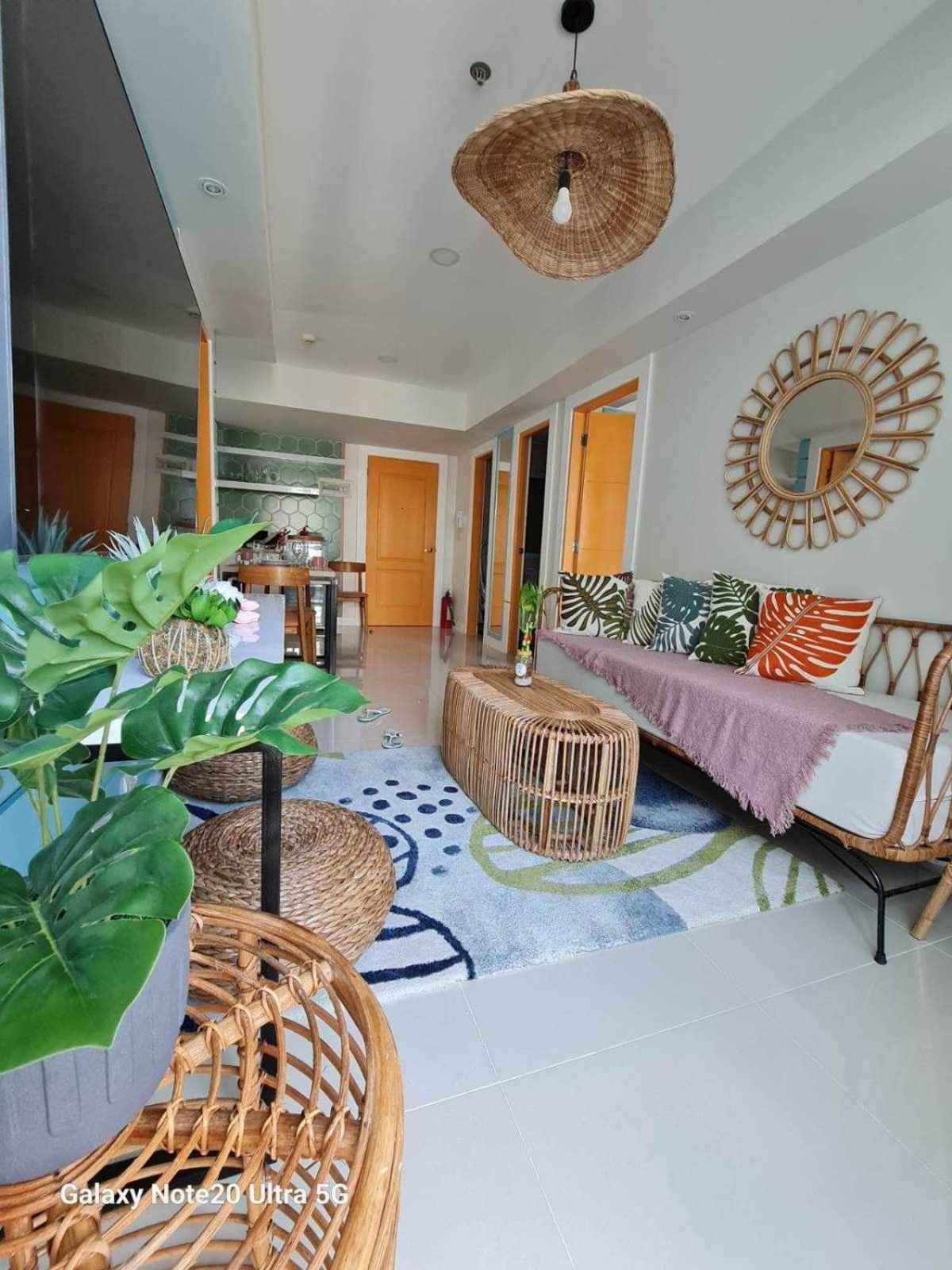 Manila Urban Resort At Azure ภายนอก รูปภาพ