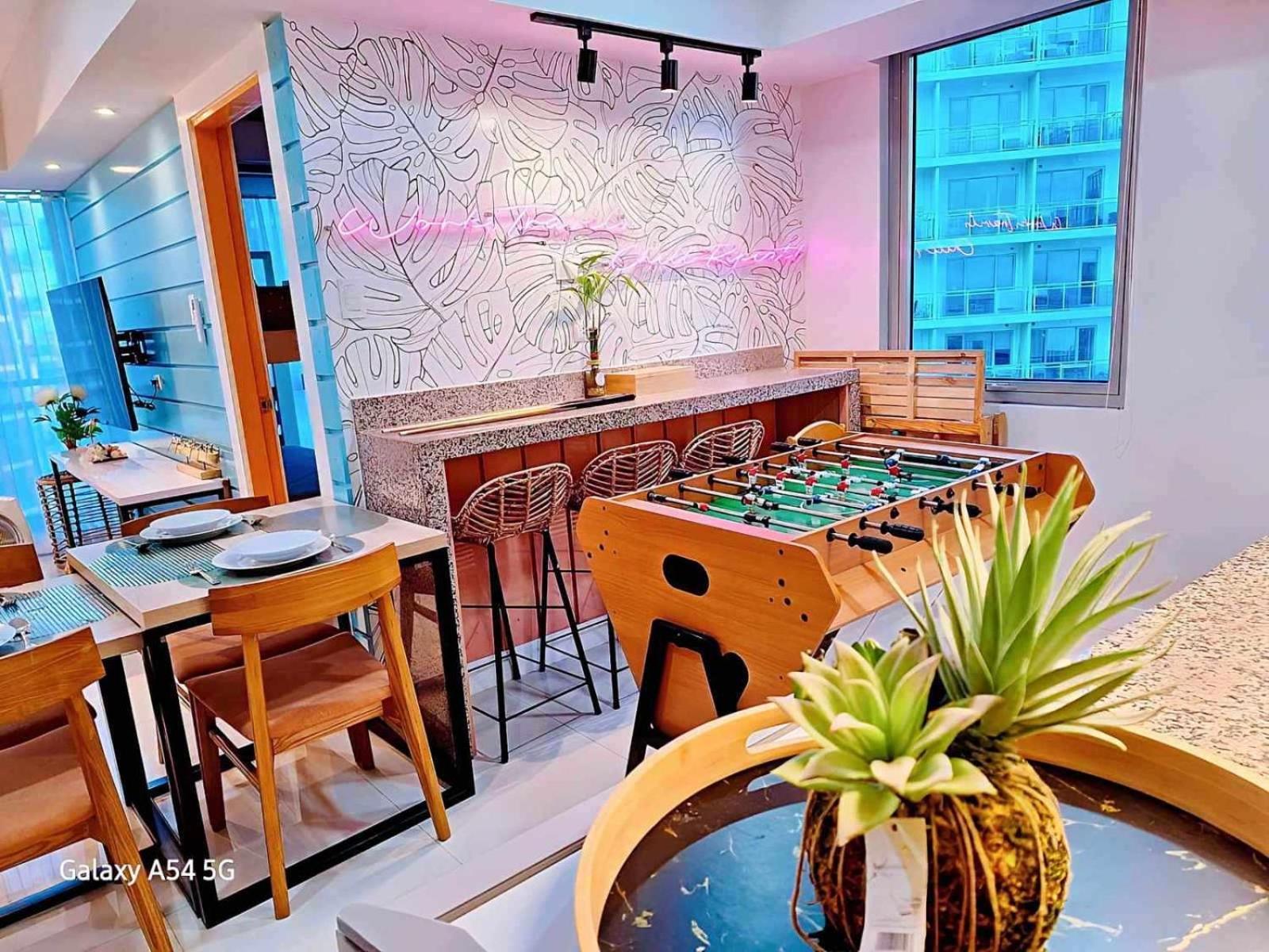 Manila Urban Resort At Azure ภายนอก รูปภาพ