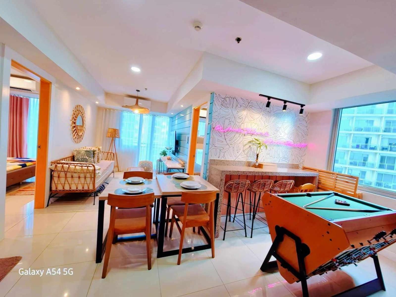 Manila Urban Resort At Azure ภายนอก รูปภาพ