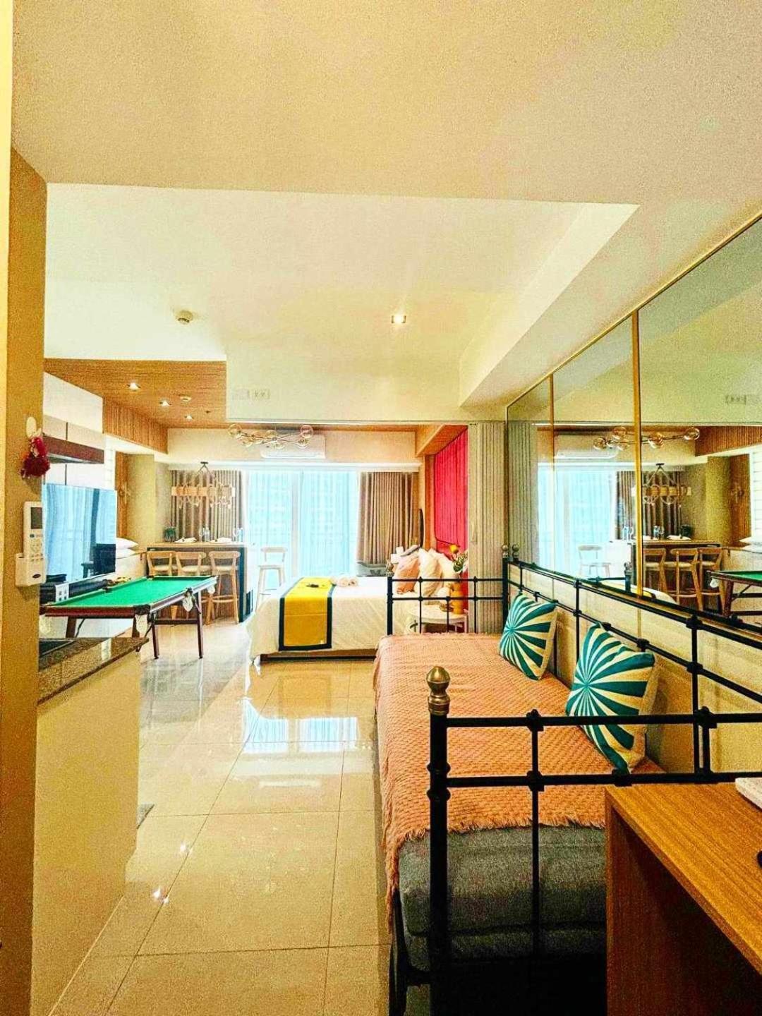 Manila Urban Resort At Azure ภายนอก รูปภาพ