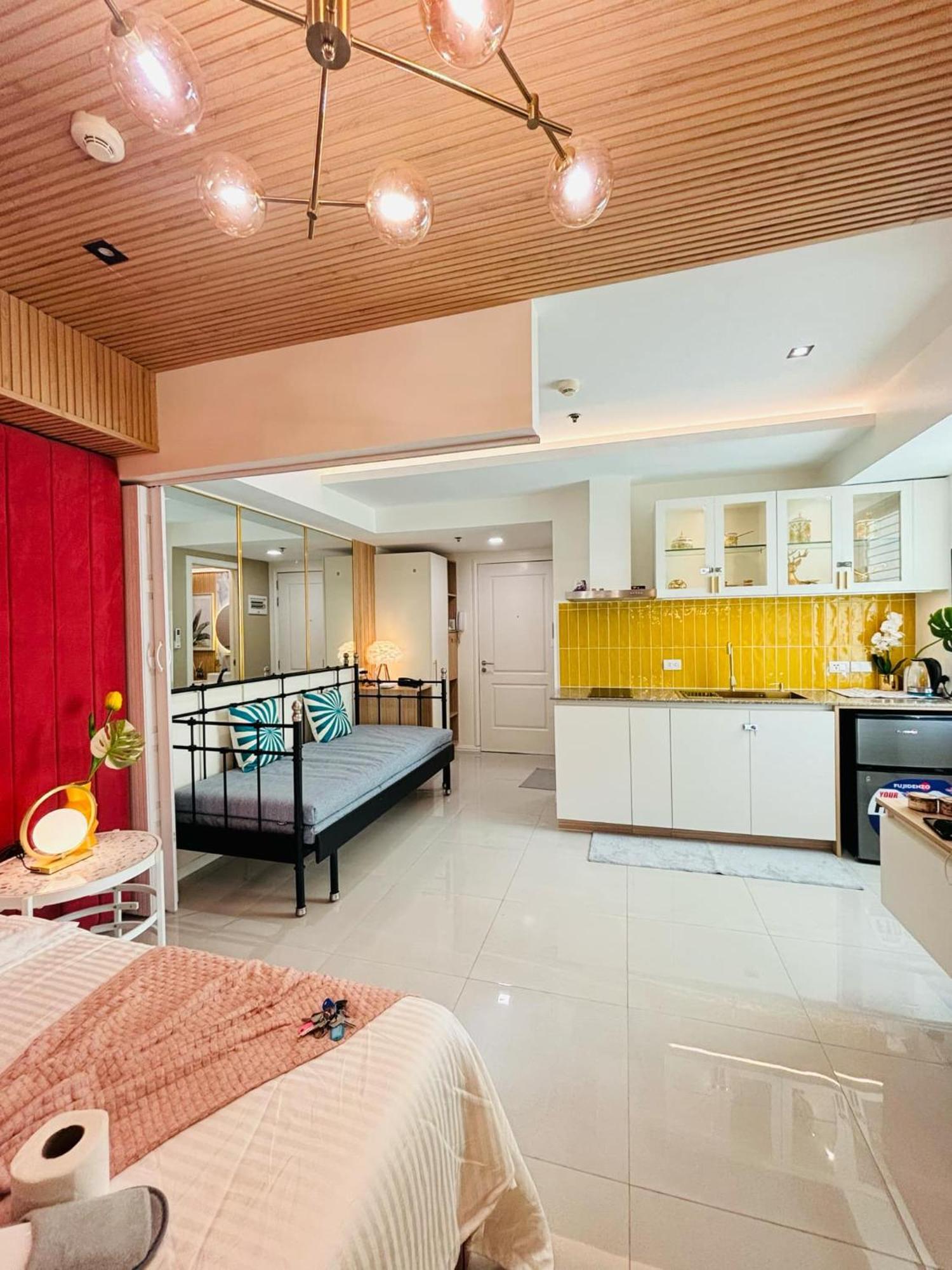 Manila Urban Resort At Azure ภายนอก รูปภาพ