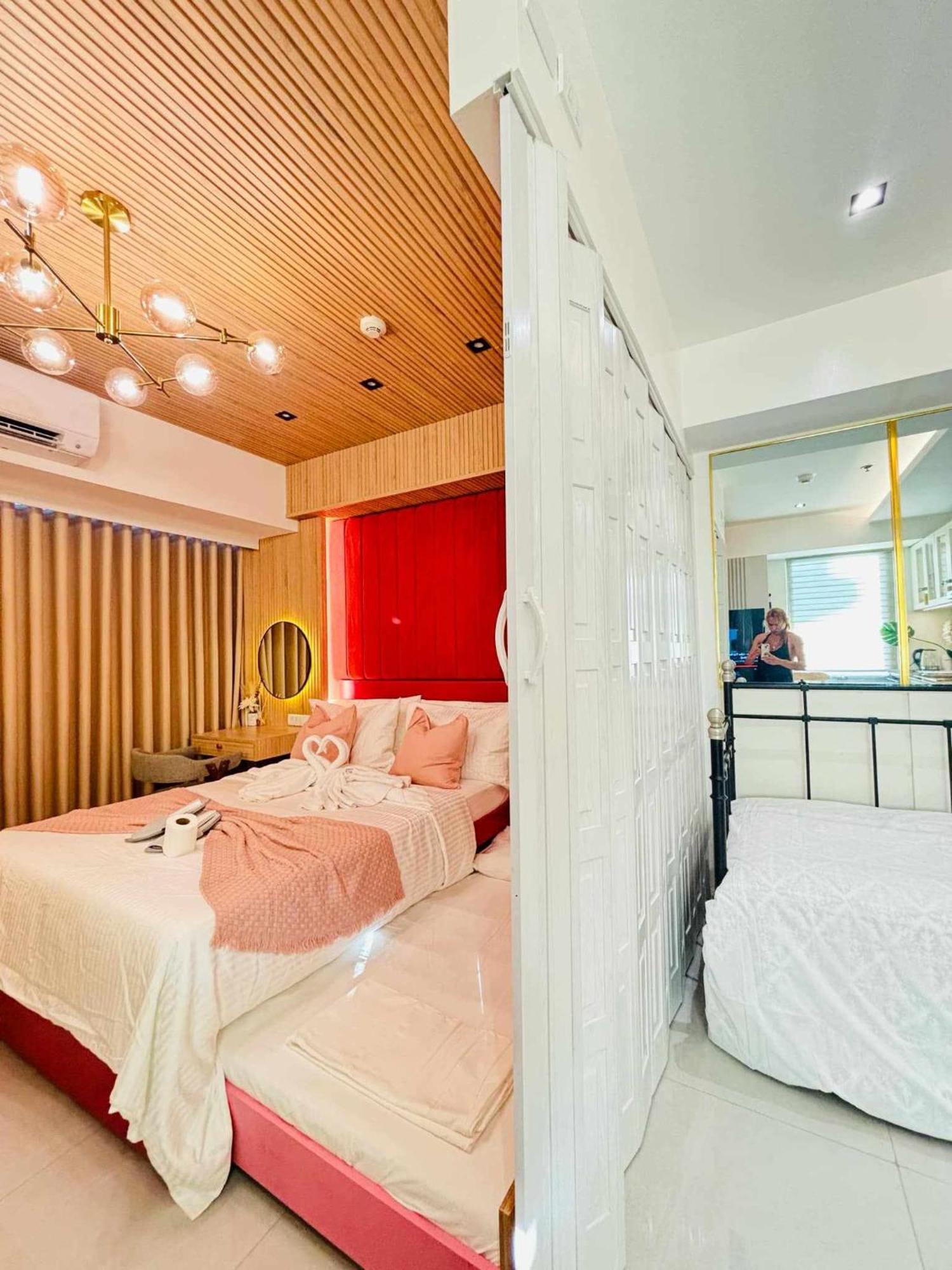 Manila Urban Resort At Azure ภายนอก รูปภาพ